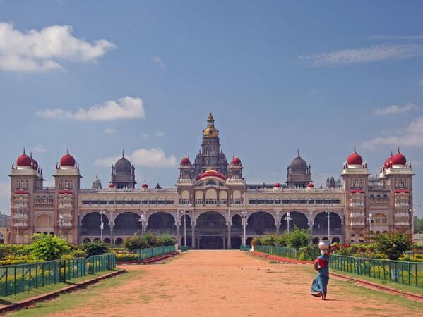 MysorePalace's tweet photo. Welcome to Mysore Palace

At Mysore Palace,customer satisfaction is our major f... http://t.co/4rfvfMxCtG http://t.co/kifTKHlqcg