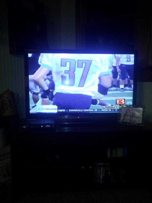 maddiexroarr's tweet image. my brother is a tv celebrity!!!!! #datbutt