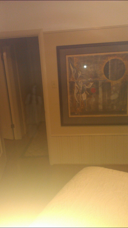 EtrangesPhotos's tweet image. Une petite faim nocturne? Vous voulez aller jusqu&apos;à votre cuisine?
La nuit, c&apos;est une mauvaise idée.