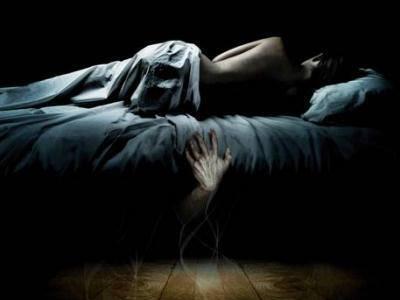 EtrangesPhotos's tweet image. Vous êtes allongé confortablement sur votre lit?
Faites attention à vous, ils seront toujours là, à vous observer.