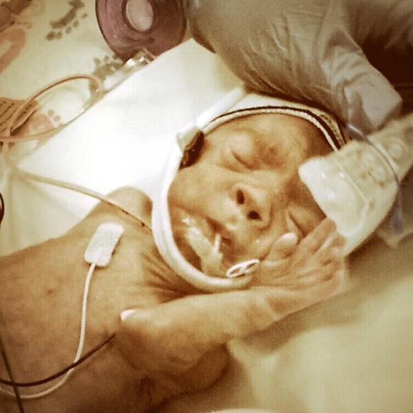 My little man Easton. 19 days old..30 weeks.gestational age. 2lbs 5.6 oz #EastonStrong @J_LandTX