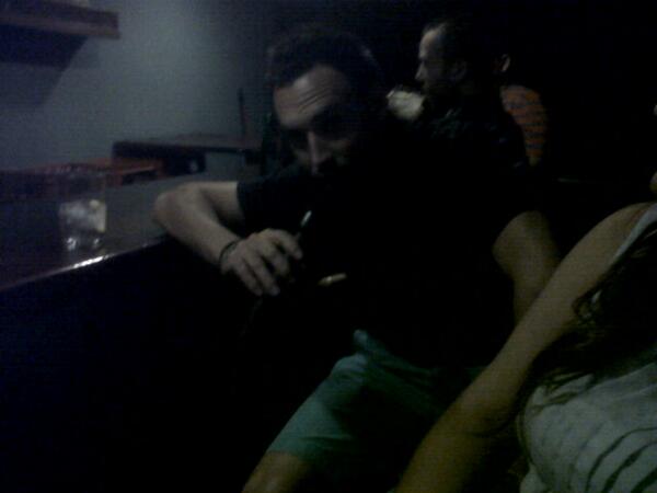 NortizA's tweet photo. Noche de karaoke y despedidas! @_guitarrita @_ElisAl #ruxa #silvi @victordur #elguerri http://t.co/nY3mhfykP5