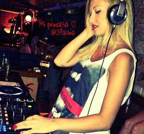 CFPaulina's tweet photo. Te necesito como el aire, lee MD cuando puedas neni @PaulinaStan, te echo muchísimo de menos ya me tienes por aquí! http://t.co/p07eXpt4n6