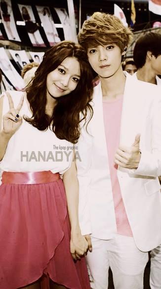 lufiae_'s tweet photo. gak usah gandengan tangan kek.. -.- http://t.co/h8mqSI3Ath