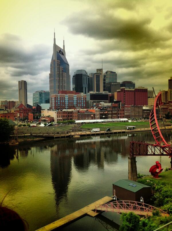 LindsayFerrierX's tweet photo. My town. #nashville http://t.co/1rX3KgCBwH
