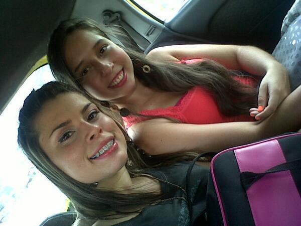 StefaniaM's tweet photo. A petición de @Vane_avcr. :* primer llegada temprano en el semestre jajaja http://t.co/AZy2NV1pIC