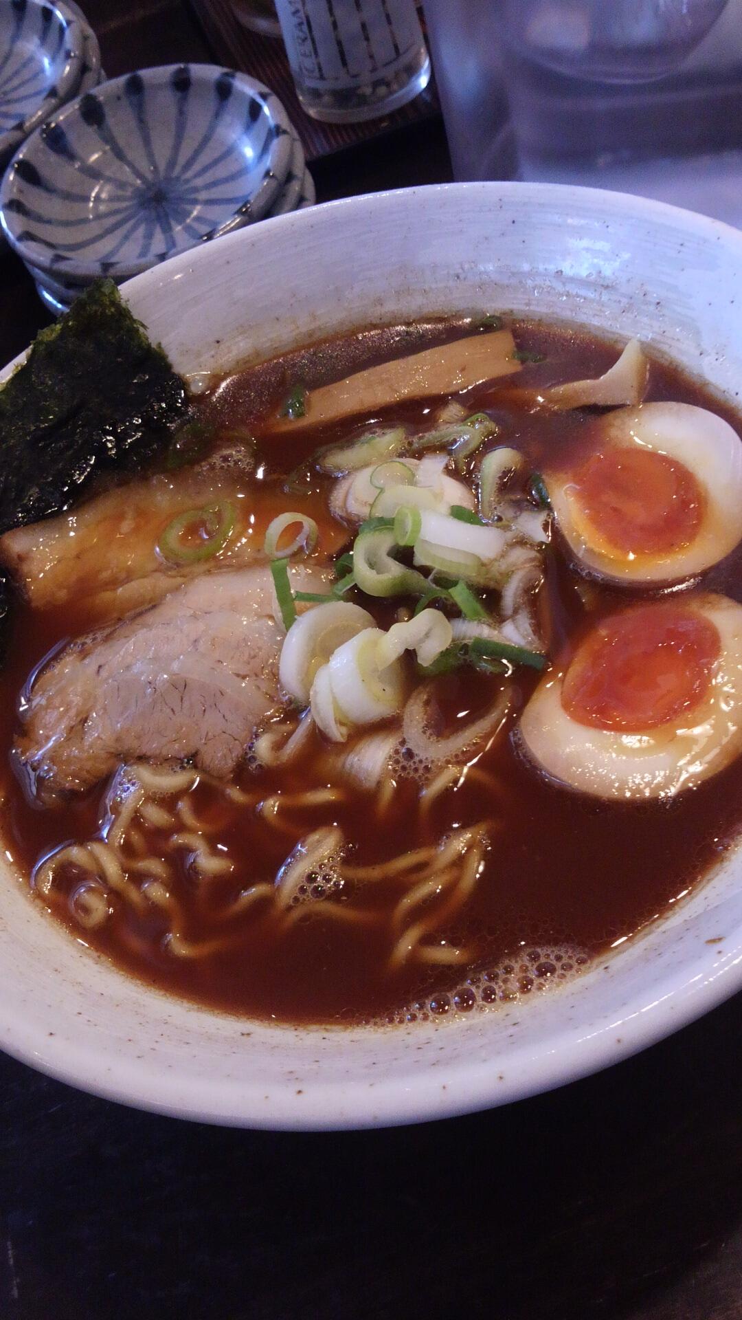 モーニング娘 22マネージャー 富山 譜久村 お昼ご飯は富山ブラックッッッ だったラーメンジャーレッドです ー キラーン 店内には河相我聞さんのサインが お久しぶりニアデスハピネス Morningmusume Http T Co 2hthmf43si Twitter