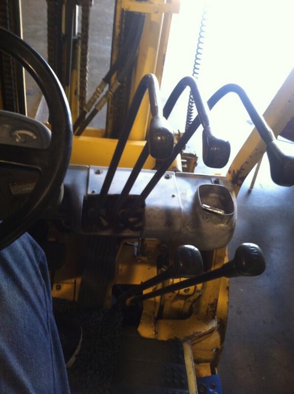 Joekiddyadigg's tweet image. These controls are my bitches #twospeed#oldAF