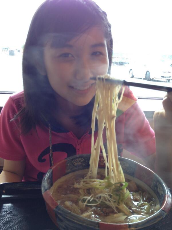 MorningMusumeMg's tweet photo. 【青森】
佐藤優樹、蕎麦を食す！

通りすがりのお蕎麦屋さんに伺いました。
 #morningmusume http://t.co/dblFpwwSUX