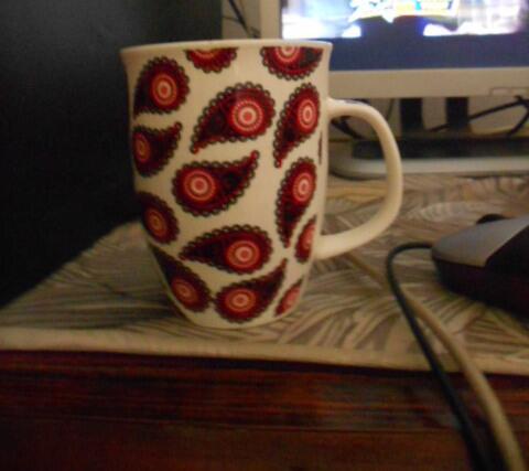 Tayyabasco's tweet image. - From now on, throughout my day, I'll continue with this mug of green tea. -_- #SoarThroat #Cough #Flu