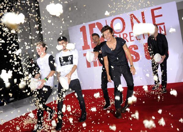 viktoriaaa505's tweet photo. AAAAAAAAAAAAAAAAAAAAAAAAAAAAAAAAA .... love this 
#TwoYearsOfWhatMakesYouBeautiful http://t.co/eqkOg0iVre