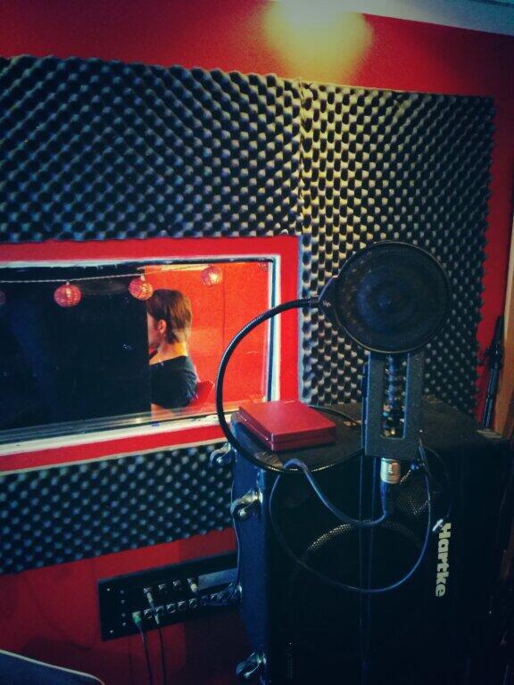 mftfband's tweet photo. Time for vocals! #mftf #ksrecords http://t.co/x53USCynDk