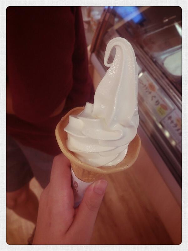 tadaima22's tweet image. はちみつソフトー♡♡