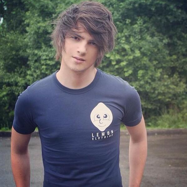 ameliapashley's tweet photo. @kieranlemon stop being so damn sexy http://t.co/DE4DRwgjTA