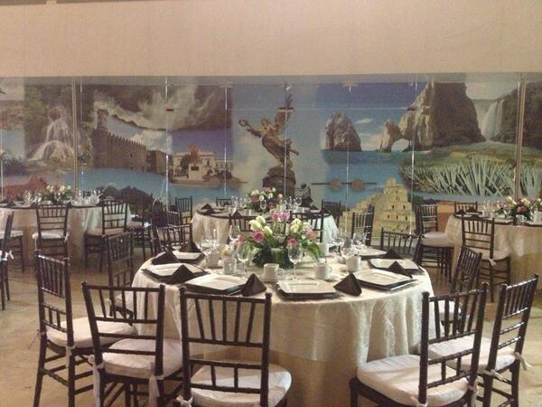 diaanamar's tweet image. Resultado de logistica de toda una semana #premontaje 10 pm de ayer #evento listo en espera de los comensales