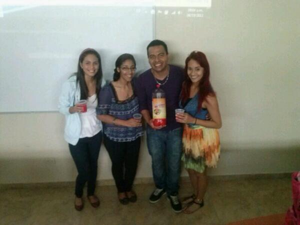 popkcherigo's tweet image. Final de cuatrimestre Mercadeo 2 #fruti frutti @LizB206