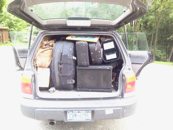 garrettjones02's tweet photo. @TheVineBrothers Packing job of the year. Fayetteville Roots fest bound from Baltimore with the vine brothers. http://t.co/m6J23lAUUY