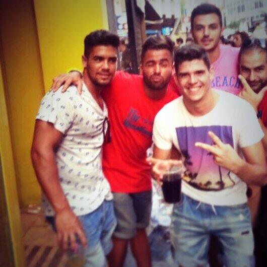 Eel_boorja's tweet photo. Pasandolo mal @Wakine @SandroKurtur http://t.co/B42T3QsCZp