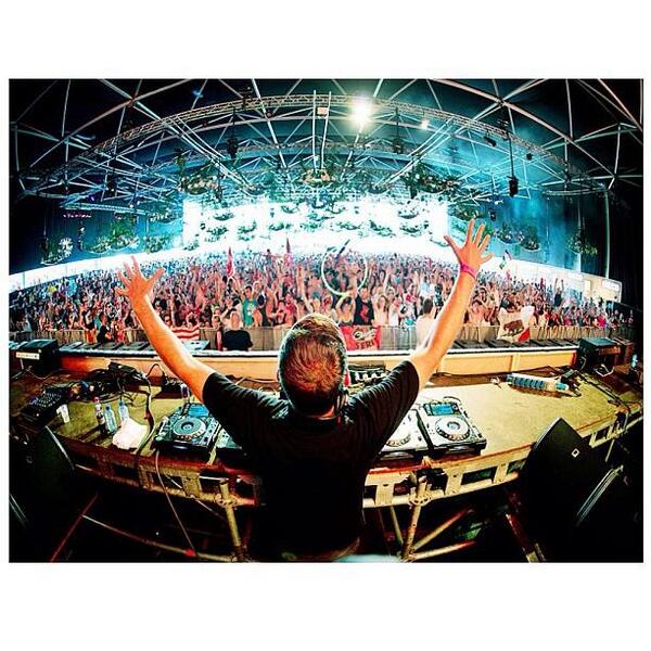 FansKaskade's tweet image. Kaskade en Tomorrowland! ♥