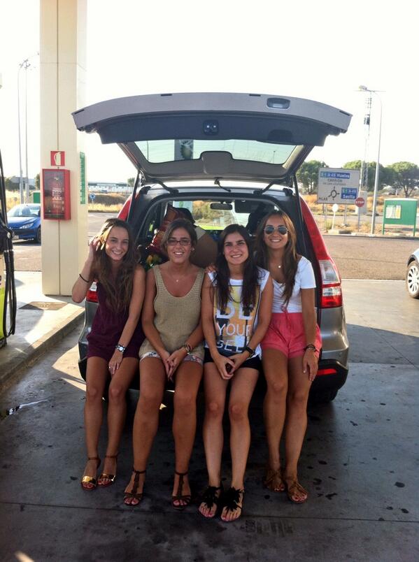 MarianBN1's tweet photo. Empieza el viaje! #algarve 2.0 @NereaAzanza @ana_dcs #palo #beits http://t.co/ldU0ptf67M
