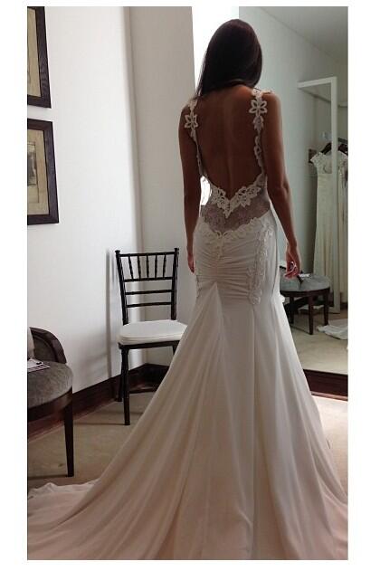BellaNaijaWed's tweet photo. Berta! Wow wow wow @bertabridal. Über hot wedding dress! http://t.co/3Tq376xCnc