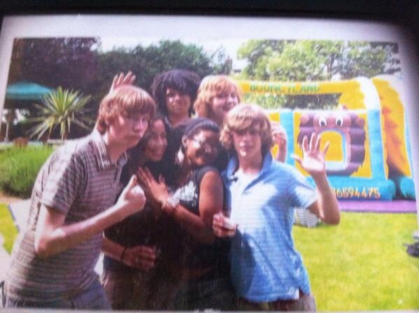 Maria_JHughes's tweet photo. Cool gang @StefanFalconer @theojingham @tweetamills http://t.co/kriXnQXOwB