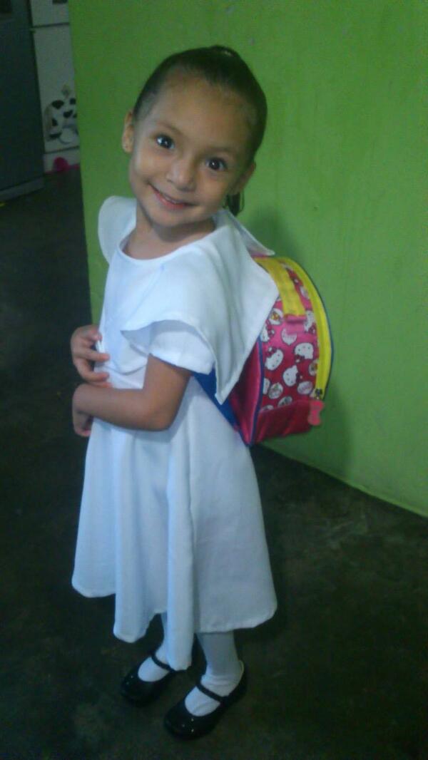 albeertoRdZ's tweet photo. @_LASNOTICIASMTY 
Valentina Jacqueline Rodriguez Alvarez! 
Feliz en su primer día de clases!! http://t.co/7ApILUhONI