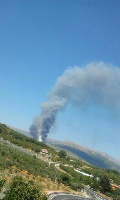 Lavera2013's tweet photo. Incendio en Cuacos de Yuste http://t.co/x2kJR3VC4U http://t.co/KOMPGA8Yq8