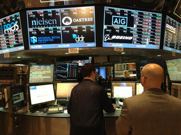 FerdinandoGanci's tweet photo. ero proprio li ... #nyse #newyork http://t.co/Y0bVwR7d9E