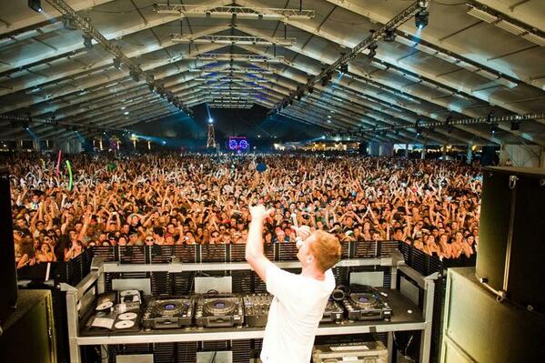 FansKaskade's tweet image. MAKE SOME NOISE FOR KASKADE! ♥