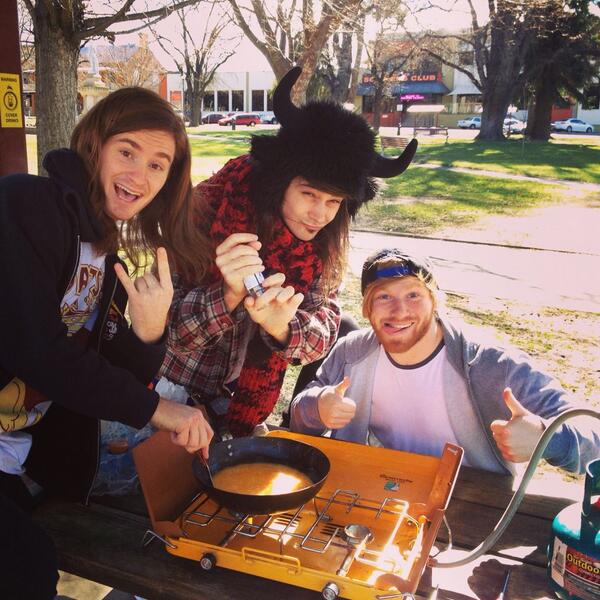 MaskettaFall's tweet image. Cooking eggs in a park. A new low for Masketta Ball