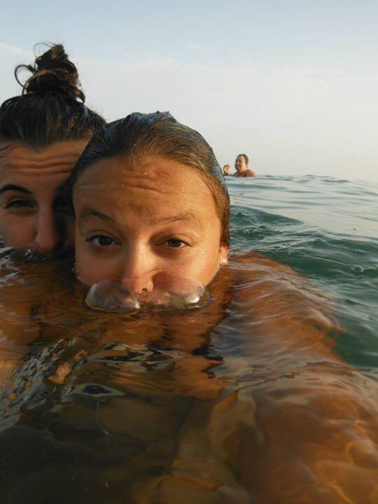 anituxis's tweet photo. Quiero un finde asi justo despues de la feria con @mariajosnow , a hacer burbujaaaaas de las nuestras! Jajajaja http://t.co/OS7G0Bnocn