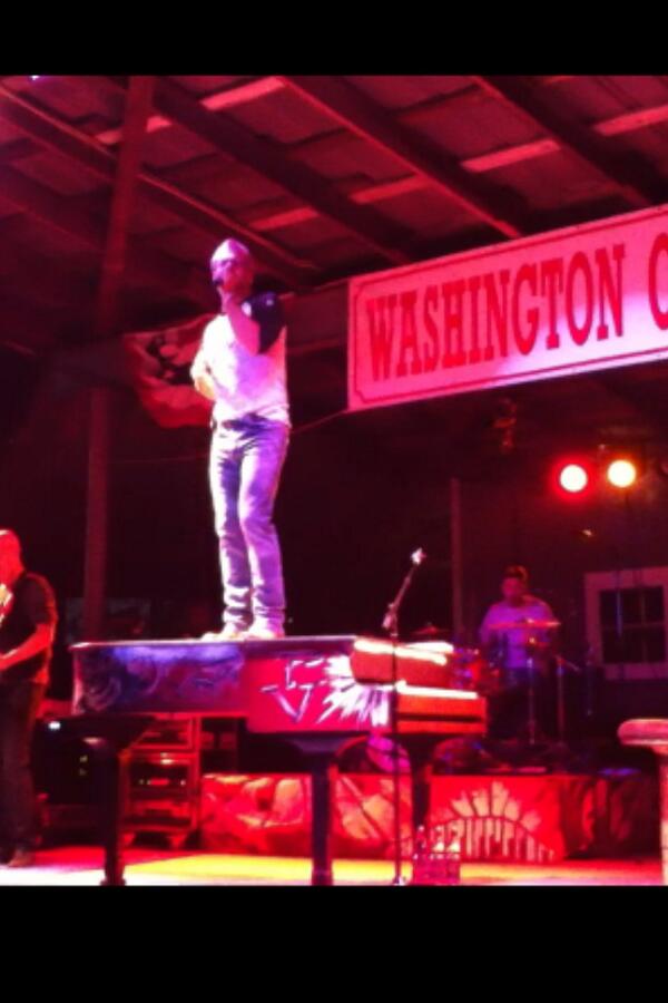 eahubert1972's tweet image. #loveisalive @philvassar washington county fair. you rocked the house