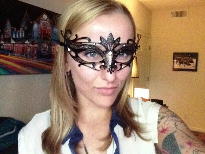 Loving my new mask. http://t.co/CJ1T3rcCFZ