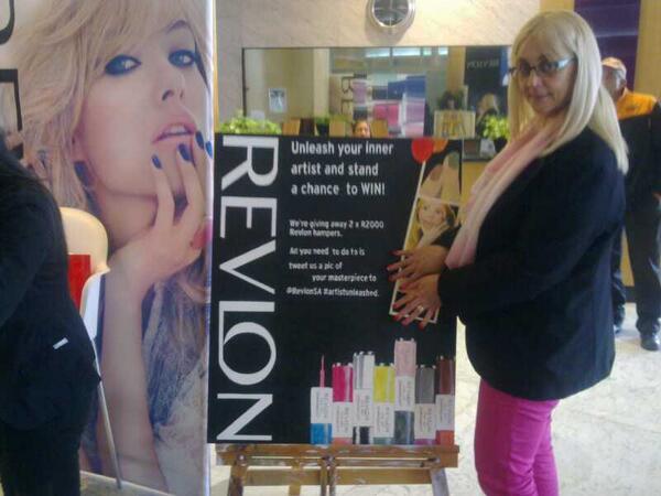 NikkiJLR's tweet image. @RevlonSA #artistunleashed Colleen Cottle at TFG head office in Cape Town:)