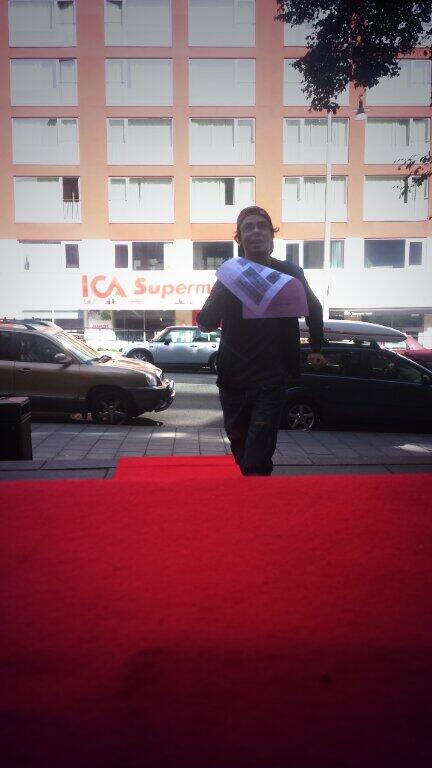 Nowaymber's tweet image. Försenad till skolan!! #cyberstart