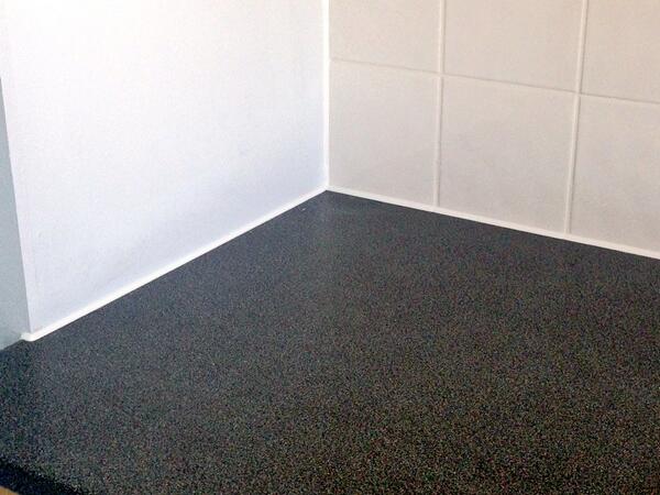 Nice and neat :) #kitchen #worktop #tilejoints #masticman