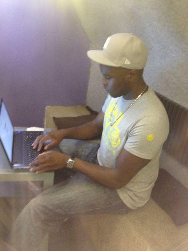 IveryWoodz's tweet photo. Working On A Plan With Mr @DAfilms at @2000Studios http://t.co/rpQf1Y7XQH