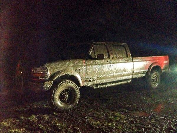 _diesel_queen_'s tweet photo. #TruckTuesday the crew cab after muddin @_dieselpower_ @IndianaDiesel @TbredDiesel @IowaDieselCrew @Midwest_Diesel http://t.co/N3KH4QCsrt