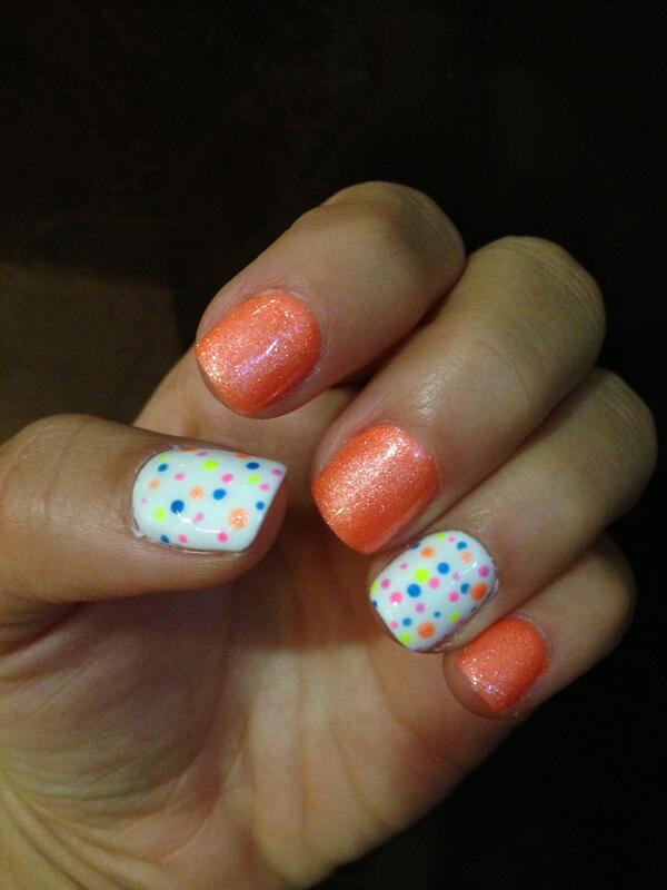 PauBeltranR's tweet photo. Les comparto mi manicure :) preparándome para el  #ConciertoExaFrozt2013 @exateensgdl @exagdl #LadoGirly 😍💅 http://t.co/RnC7J6ytxg