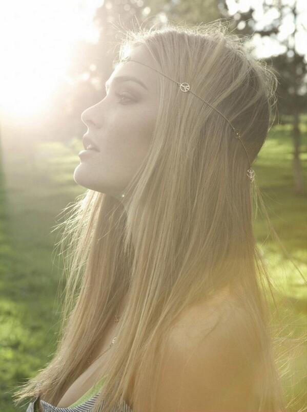 BarRefaeliFans tweet media