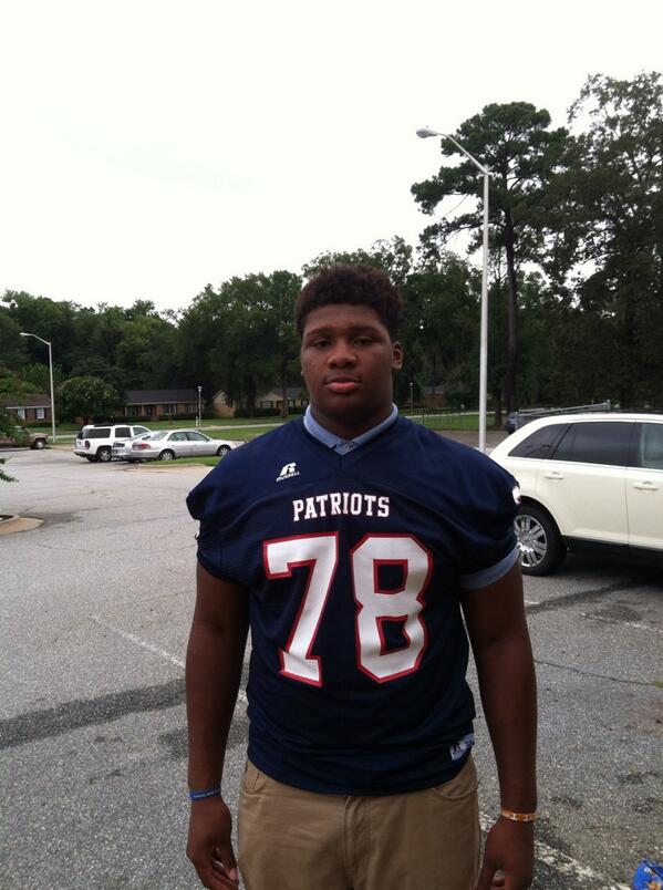 RustyMansell_'s tweet photo. 5-Star  2015 DT Trenton Thompson told me "Mike Bobo is taking over the 229." Bobo lead recruiter for UGA on Thompson http://t.co/ZqsmELYndA