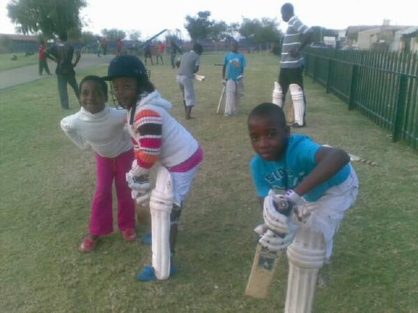 MHLUNGUOLUHLAZA's tweet image. @GJMo possible to help a group of cricketers by installing #hittingnets @ #IvoryPark #regionalpark?