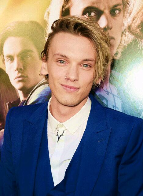 tributoenpanem's tweet photo. ¡POR EL ÁNGEL! MAÑANA es la premiere mundial de #TheMortalInstruments: #CITYOFBONES. :') http://t.co/D4ybKSnCYr