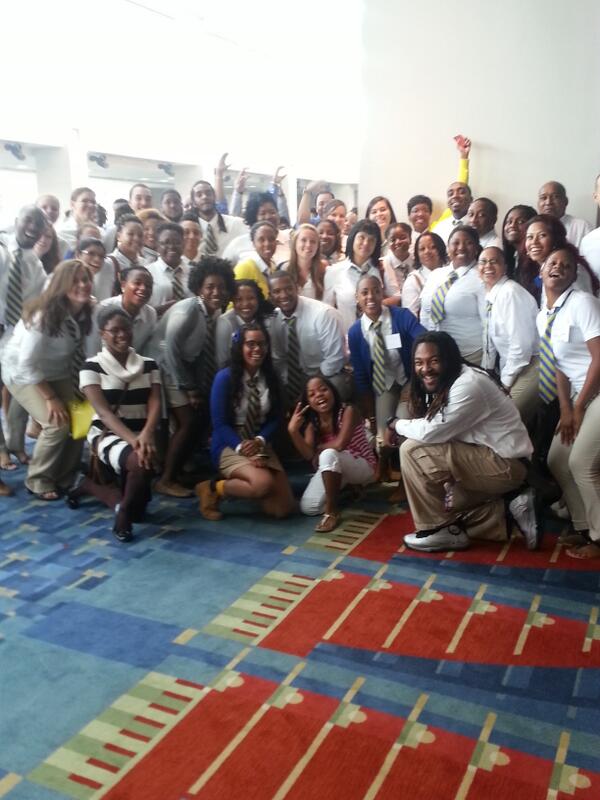 taylordow2's tweet photo. @FPCSWoodridge #fpcsconvocation2013 #fpcswoodridge #service #vision #commitment http://t.co/2U1C74Xc87