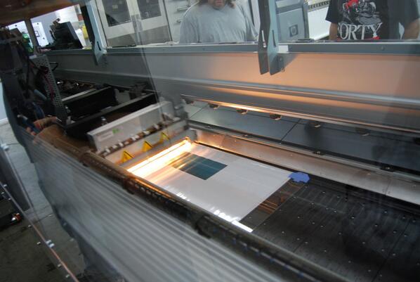 Imagicla's tweet image. @HPGraphicArts Calibrating this beauty.  #hplatex3000 #awesomeprinter