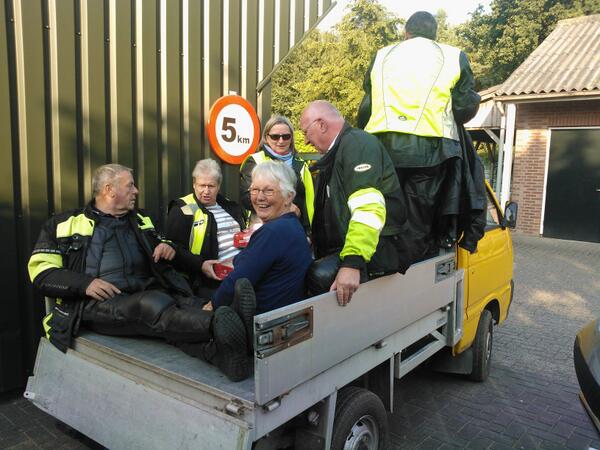 Speciale bezoekers, werden speciaal vervoerd op Camping Tamaring.
