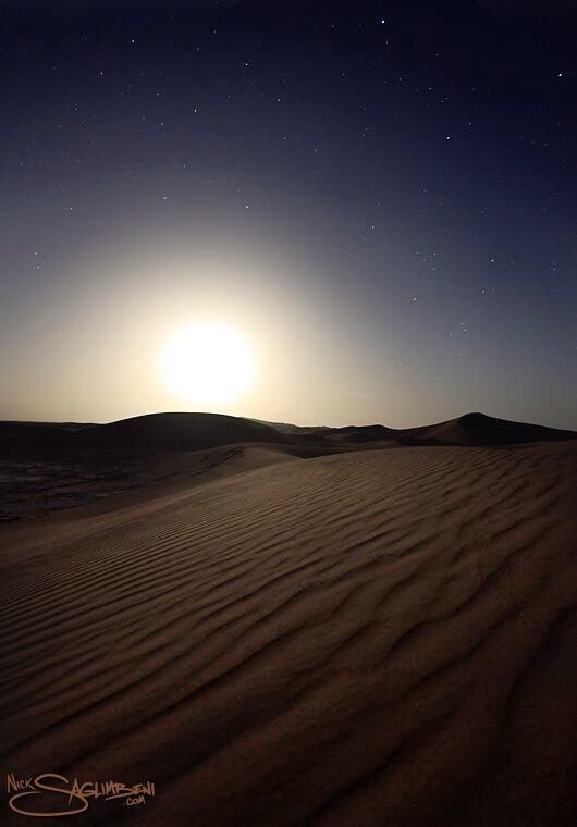 WMB3D's tweet photo. Travel: Moonrise in the Sahara. Morocco Travelogue part 4/4. http://t.co/efLjbpu9sV http://t.co/EDjq5T2QiN
