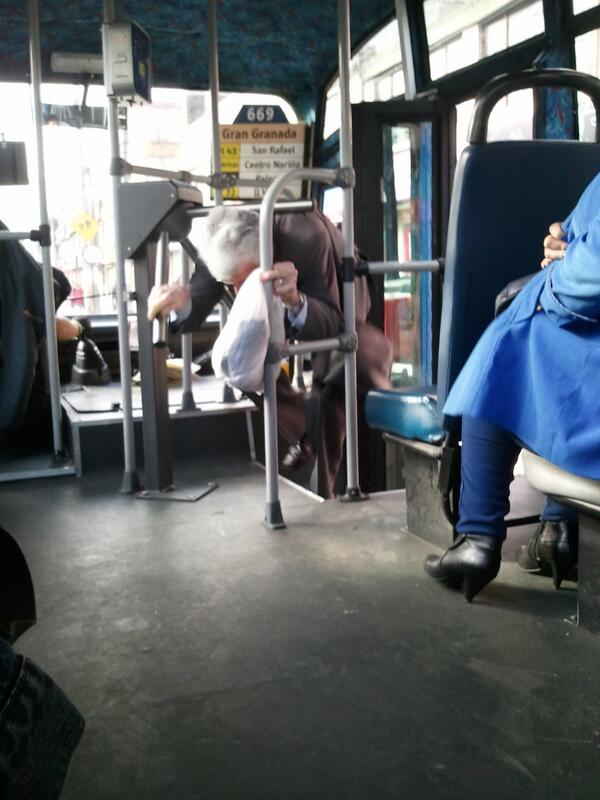 amarcelb's tweet image. Señores @TransMilenio Lectores dañados en #SITP no ayudan a usar el sistema y menos para la gente de la 3a edad: