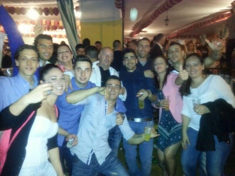 80Luque's tweet photo. En feria de sevilla http://t.co/GZZ0DKOm80